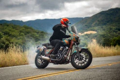 Bell Moto 3 Atwlyd Orbit Helmet -Motorcycle Helmet Store bell moto 3 helmet on rider 17887.1671249897