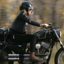 Biltwell Bonanza Helmet Solid -Motorcycle Helmet Store biltwell bonanza helmet gloss black when worn 56956.1585995352