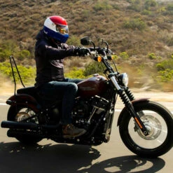 Biltwell Lane Splitter Podium Helmet -Motorcycle Helmet Store biltwell lane splitter helmet podium gloss red white blue in action 05711.1695309494