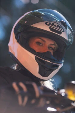 HJC I10 Pitfall Helmet -Motorcycle Helmet Store hjc i10 helmet worn 93584.1692534008